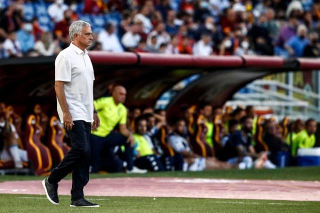 开云体育-南方德比变另类“双红会” 穆帅：裁判讲究，端水大师