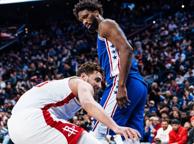 开云入口-库里轰38+8记三分仍无缘今日最佳！对不起，你碰到暴走的大帝了