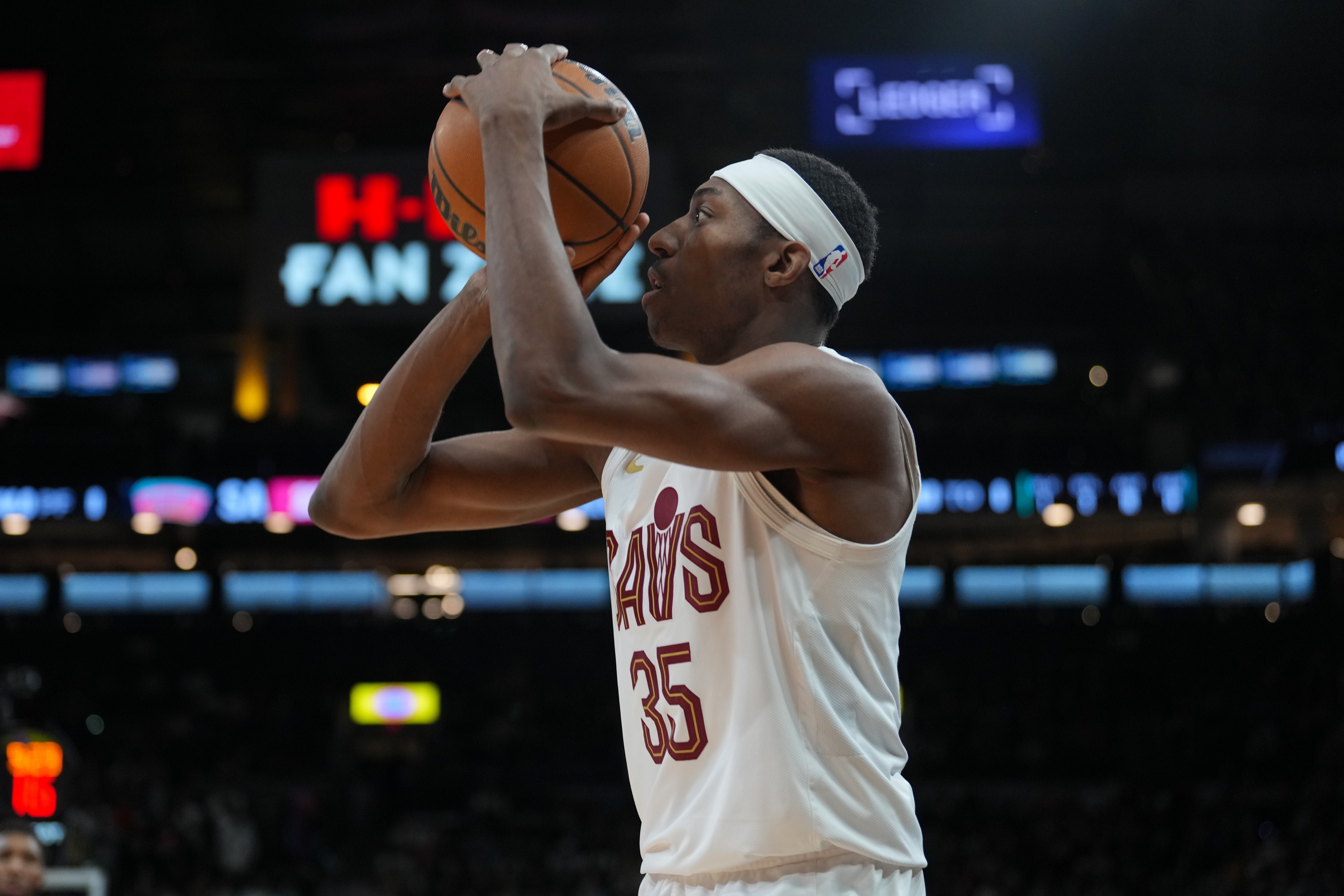 今天我主攻！汤姆林砍生涯新高26分加8板5助 带领骑士8人上双收官